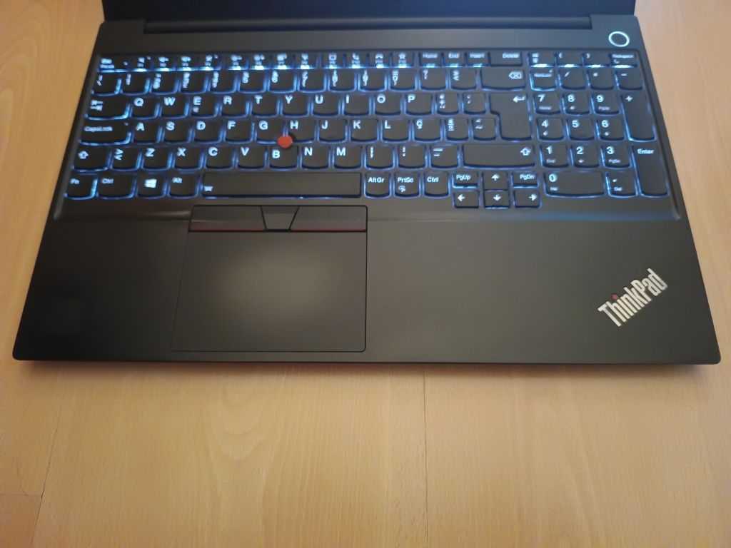 Lenovo E15 (Core i5-11Gen, 16GB DDR4, NVMe 512GB, iRIS Xe) 15.6"FHD