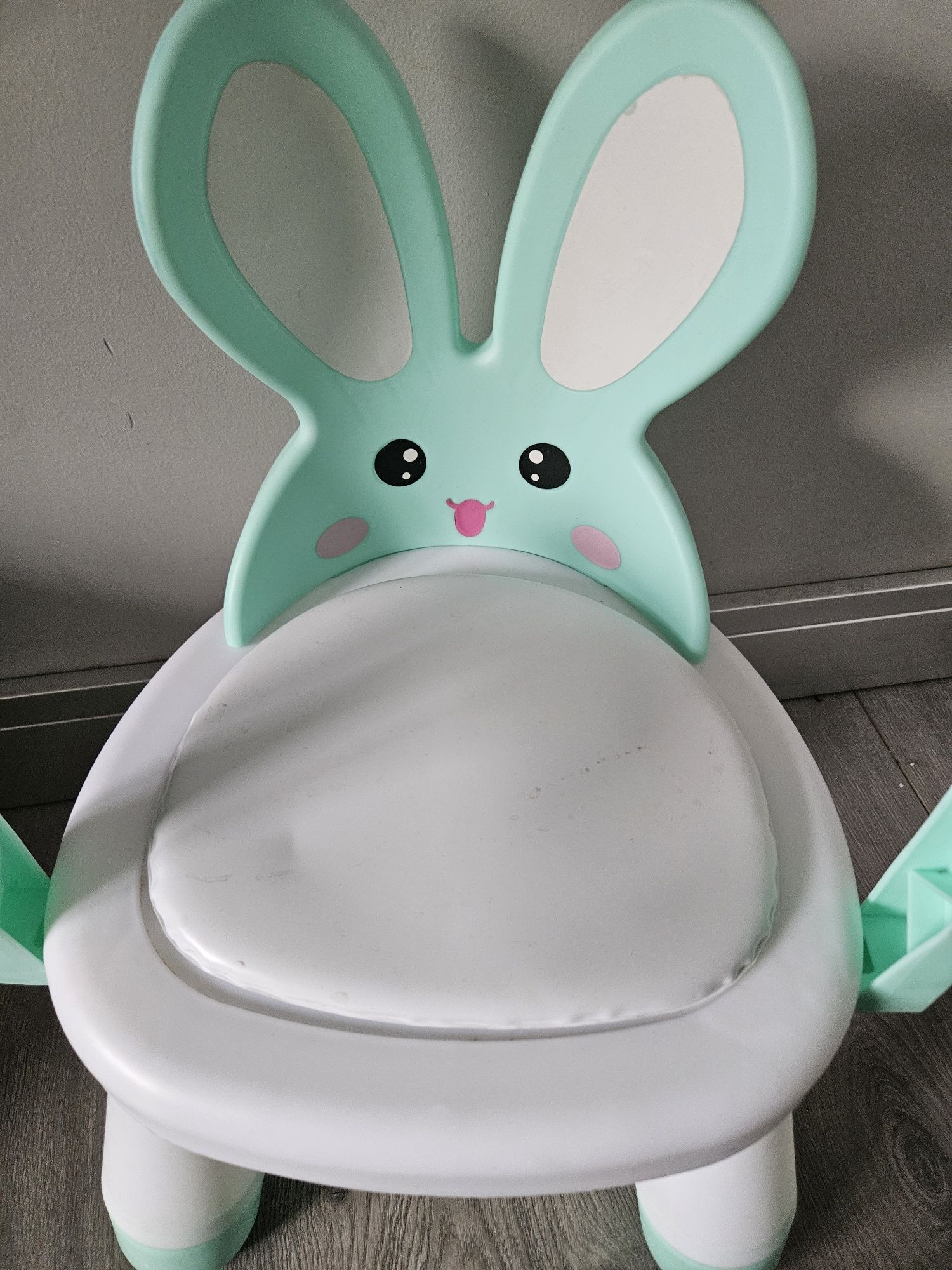 Krzesełko dla dziecka króliczek
