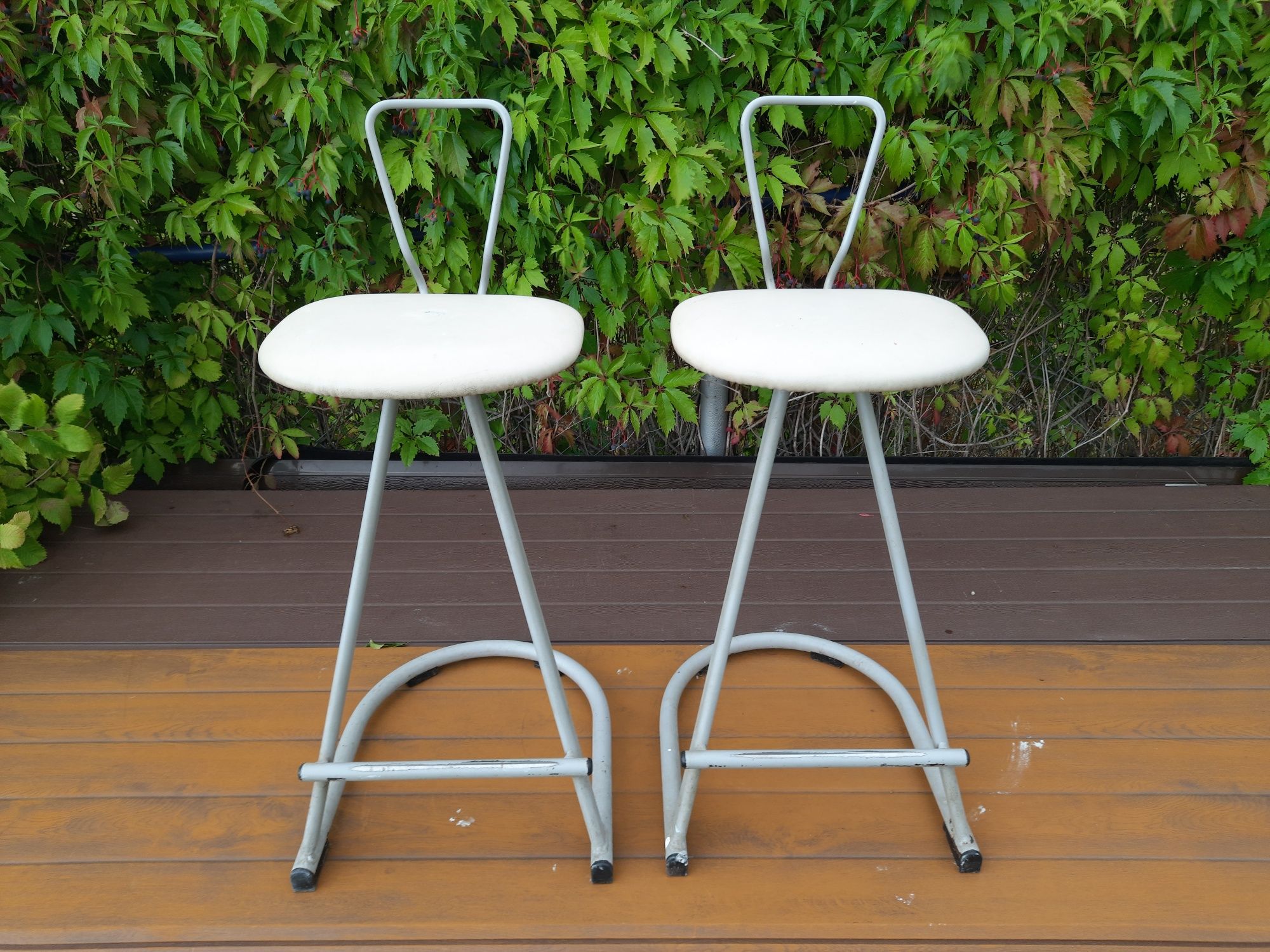 Dwa hokery krzesła barowe metalowe