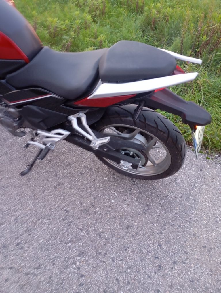 Vendo Fk motores 125cc ou troco por carrinha caixa fechada