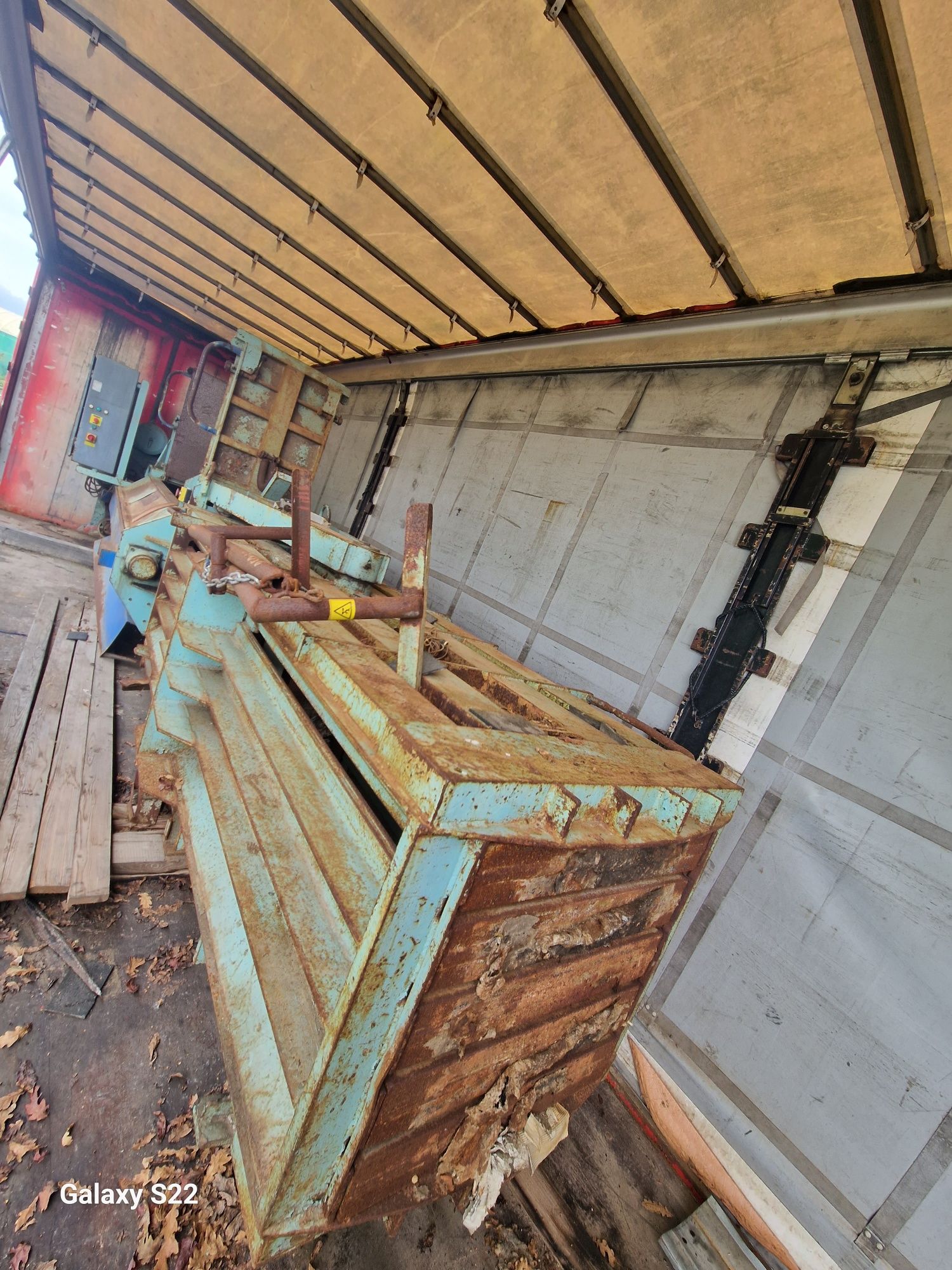 Maquina de amassar cartão para reciclagem