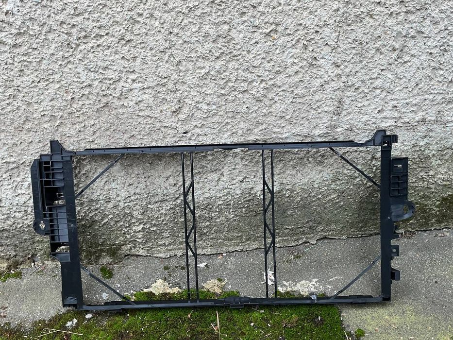 Панель радіатора VOLVO XC60 2020+