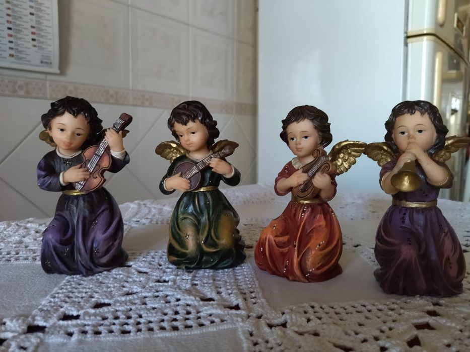 Conjunto de 4 anjos em marfinite