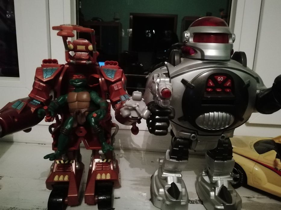 Роботы и другие игрушки