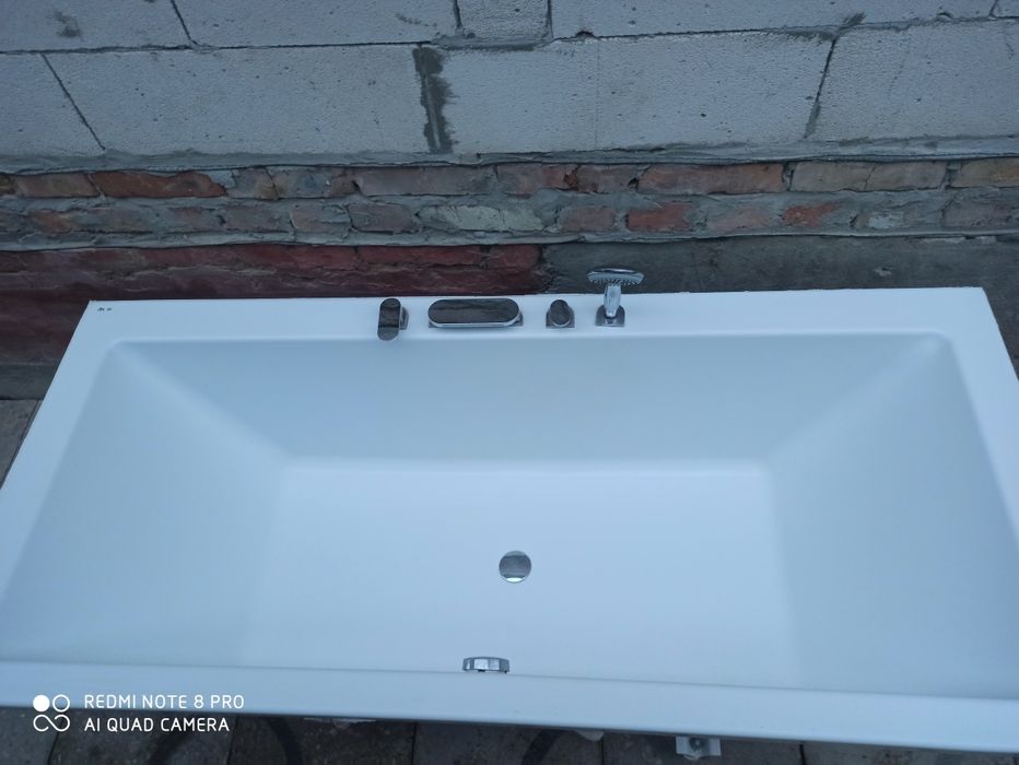 Ванна Ravak 1,8*0,8 із сифоном,кранами та розсувною шторкою