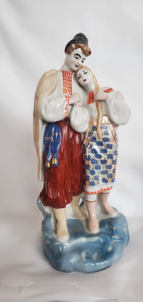 Статуетка Козак з дівчиною.