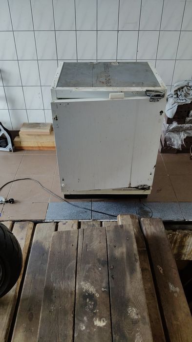 Lodówka podblatowa Whirlpool