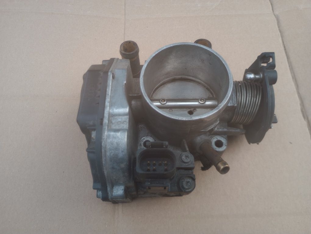 VW Passat B5 Audi a4 b5 a4b5 a6C5 A6 C5 1.8 przepustnica 058.133.063.L