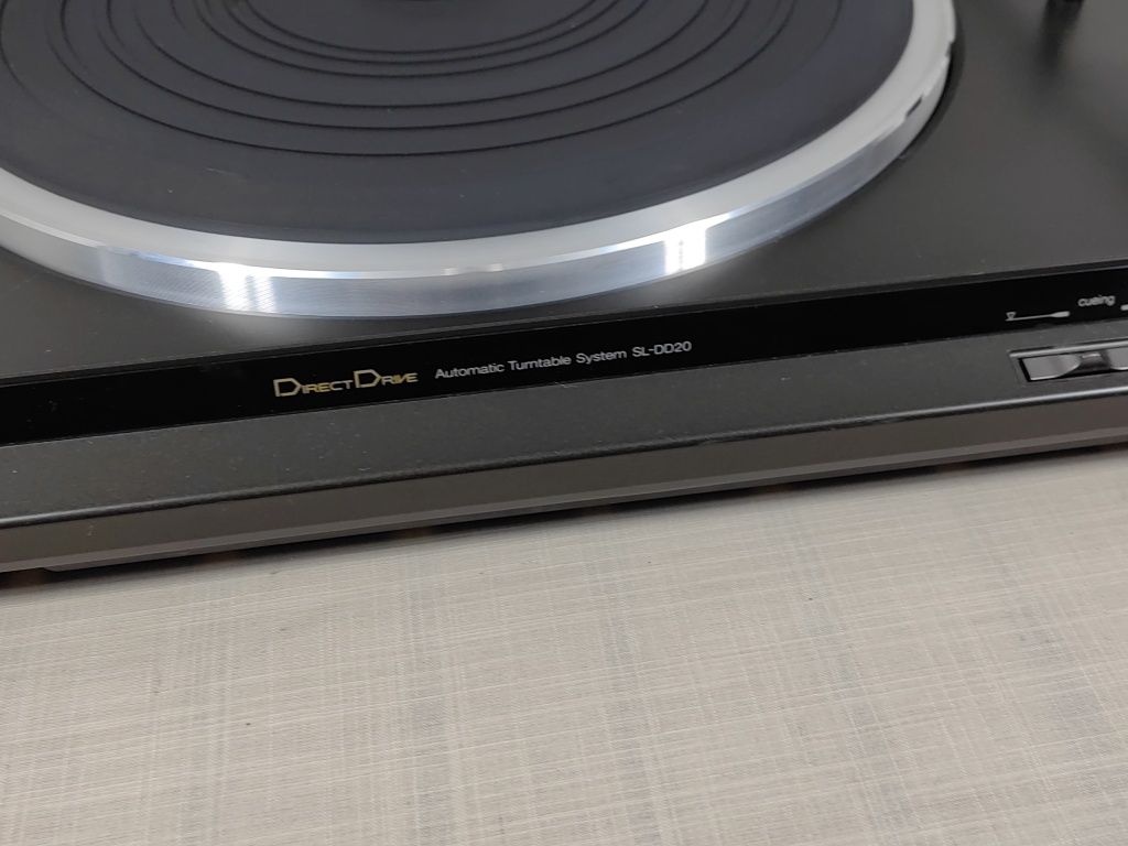 Technics SL-DD20 Wysokiej jakość gramofon z napędem bezpośrednim