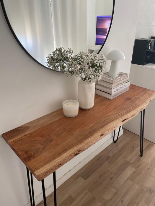 Consola em madeira maciça nova