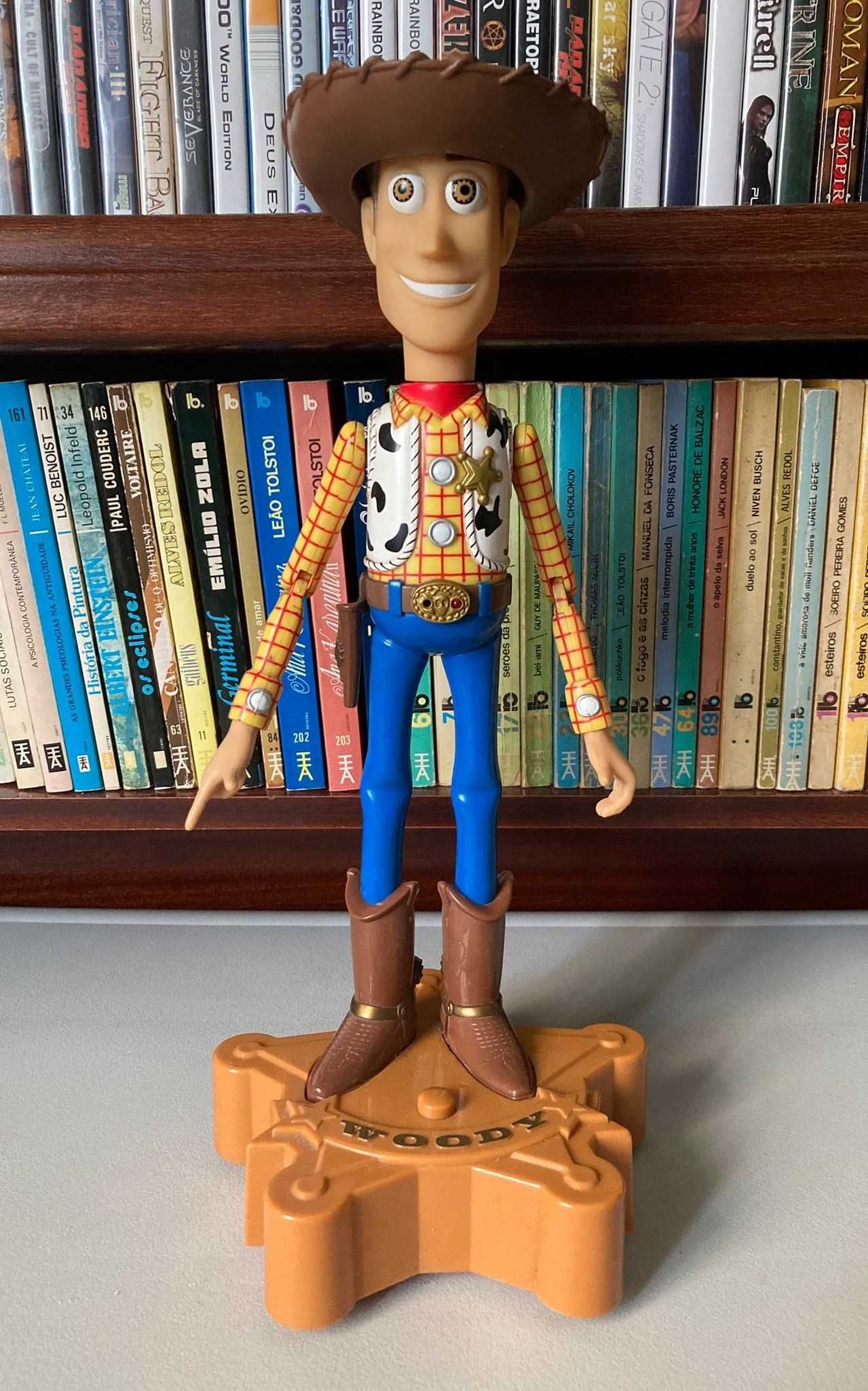 Figura Disney Pixar Toy Story - Woody [avariado]