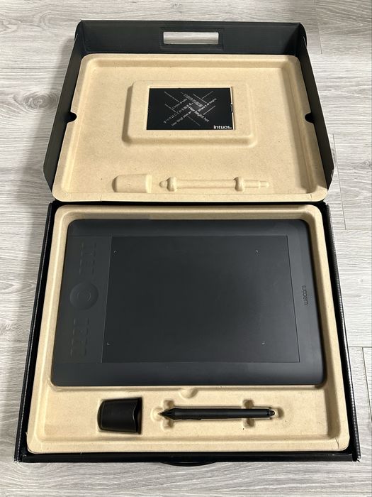 Графічний планшет wacom intuos 5 Touch M