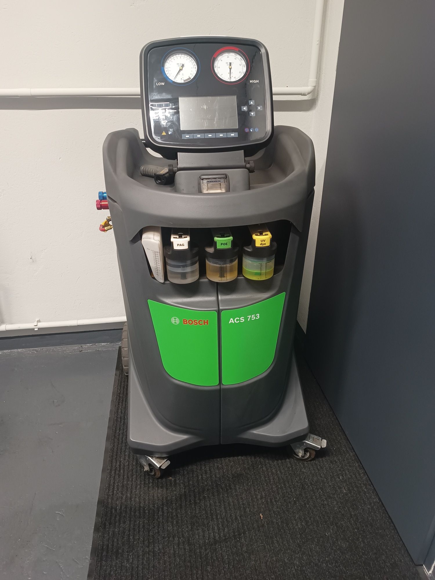 Stacja klimatyzacji Bosch Acs 753 nowy czynnik R1234yf
