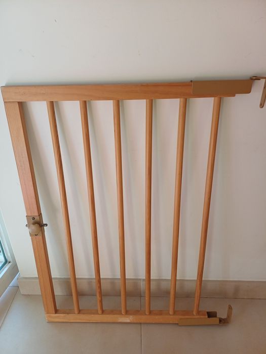 Barreira de segurança em madeira