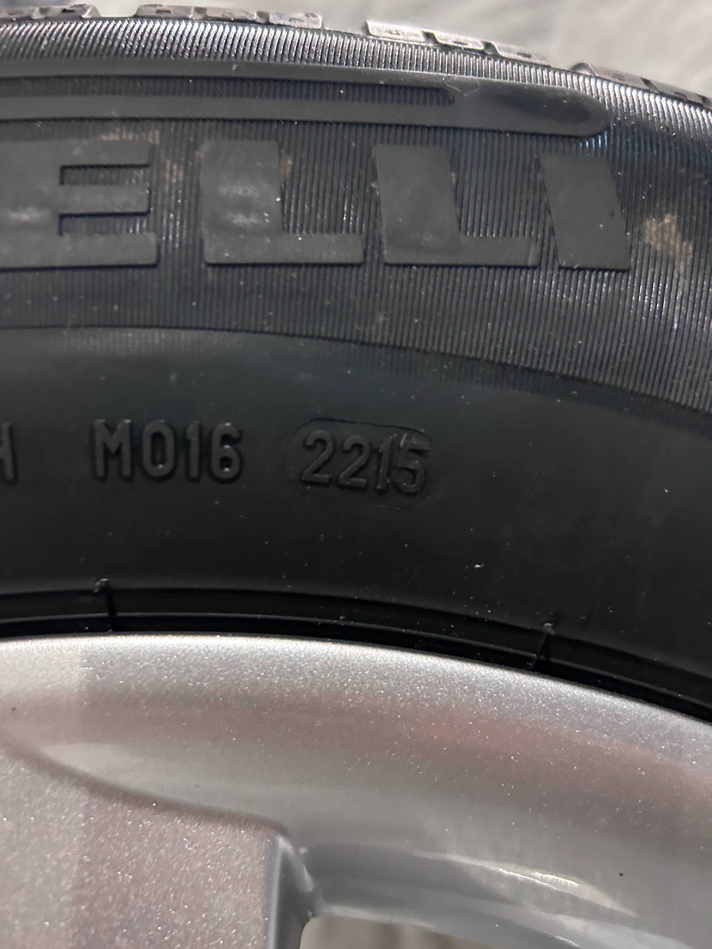 4x koła zimowe Audi A6 225/60R16 nowe
