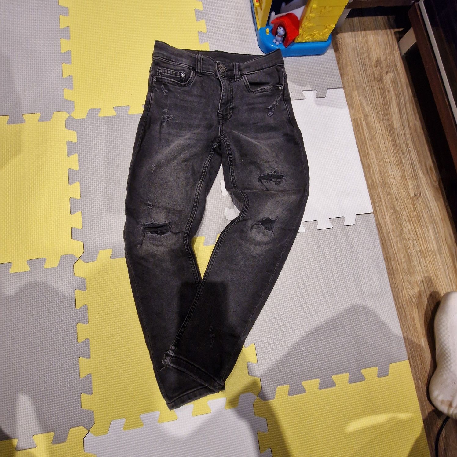 Spodnie jeansowe zara 128