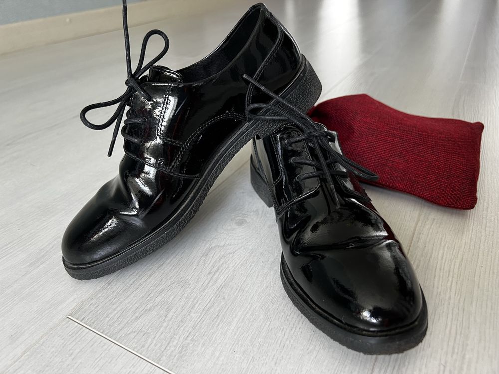 Шкіряні чорні туфлі (дербі) Clarks
