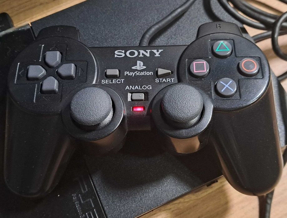 Геймпади PS1 і PS2, оригінальні контролери від SONY Playstation.
