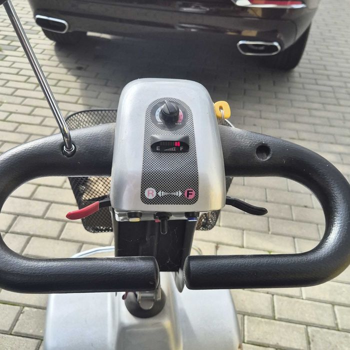 wózek inwalidzki elektryczny