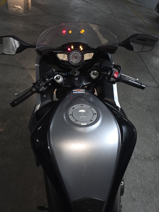 VFR 1200 F versão 2013 como nova