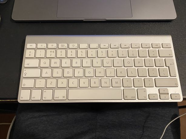 Magic Keyboard - Apple