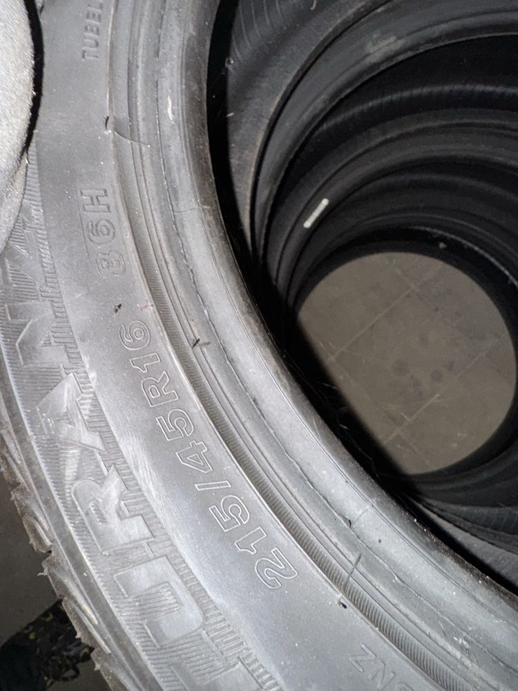 Komplet opon letnich 215/45/16 BRIDGESTONE Demo F-Vat