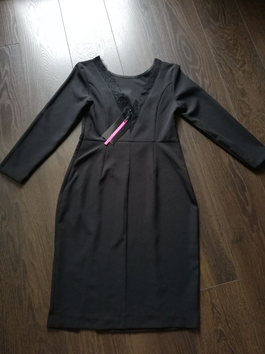 Czarna elegancka sukienka Mohito rozporek, koronka r. S