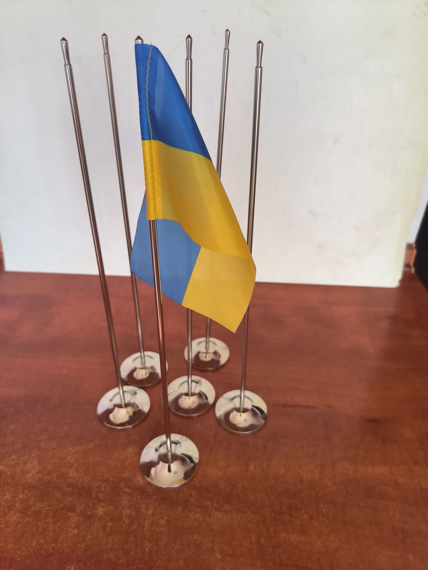 Металеві, хромовані настільні флагштоки