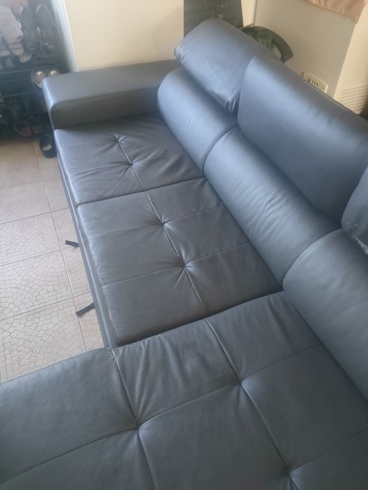Sofá em pele (napa) preta c/ cheeselong