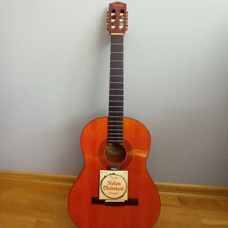 Gitara klasyczna Fender