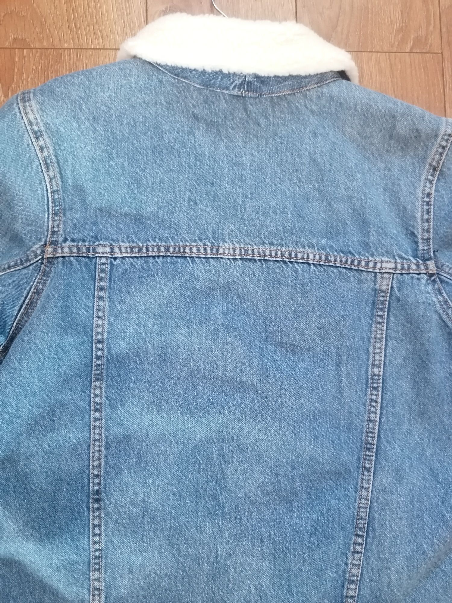 Jeansowa kurtka ocieplana BERSHKA rozmiar S