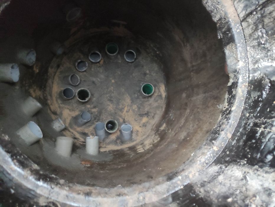 Сливная яма чистка выгребных ям чистка сливных ям почистить септик яма