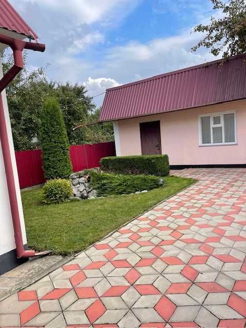 Продам будинок. Центр.