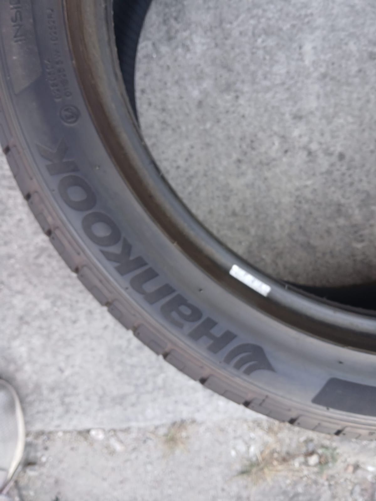 Pneus 245/45/R19 hankook