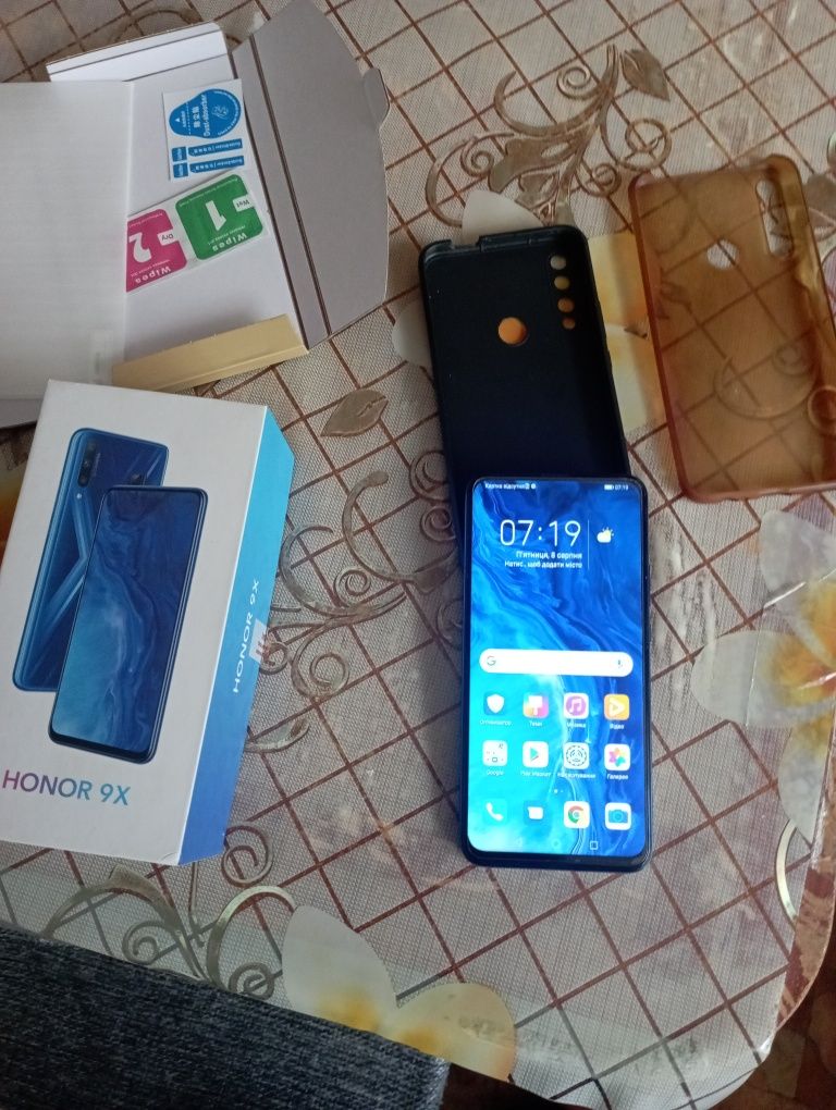 Продам смартфон Xuawei Xonor 9 X 4/128