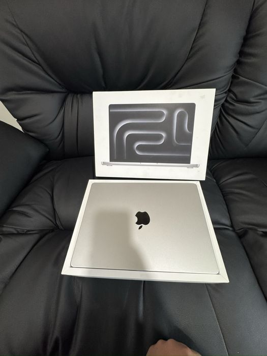 Продам MacBook Pro а2918  (22 цикла) акб100% 512GB