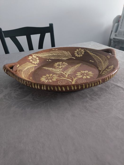 Prato de barro desenho flores