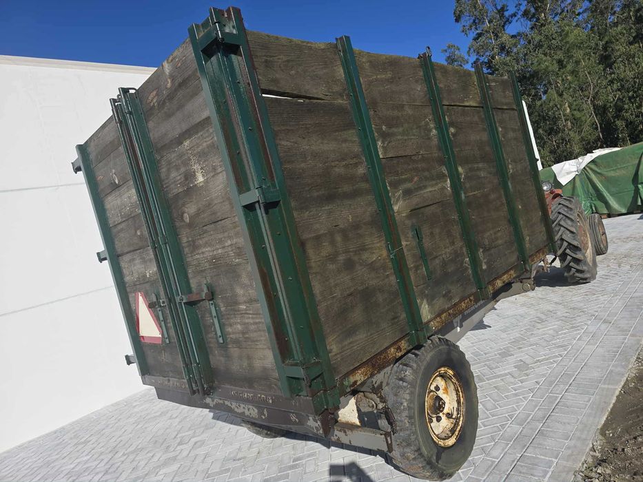 Reboque Agricola Tribasculante Herculano 5000 kg - Usado