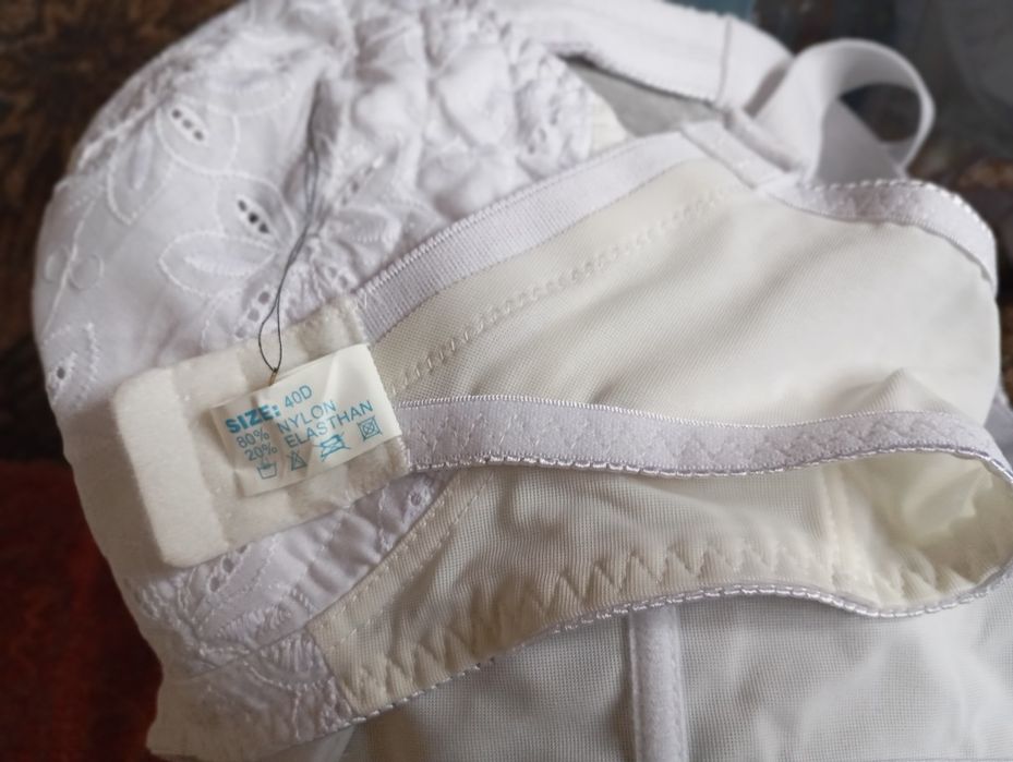 Новий бюстгальтер білий 90D,  95E/XXXL