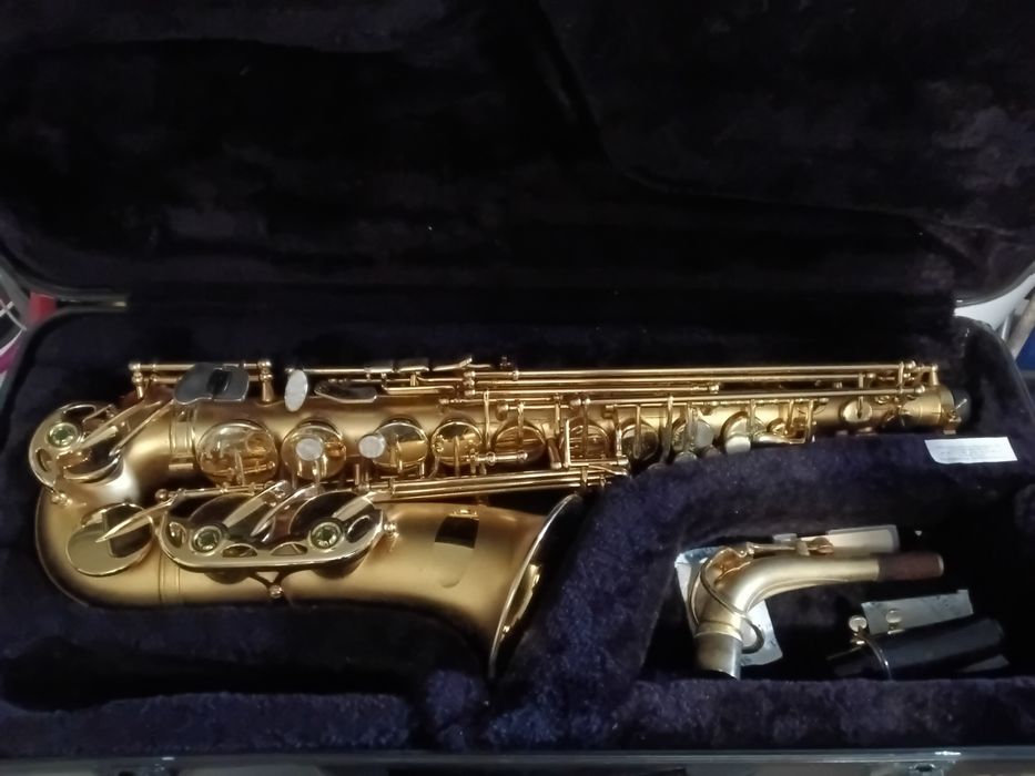 Saksofon altowy mało używany plecam