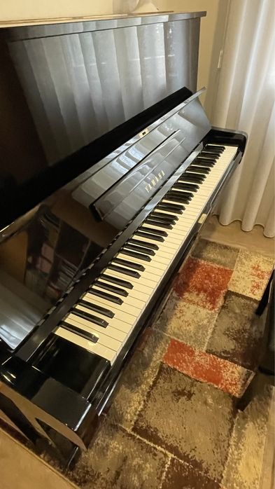 Piano acustico Yamaha U2