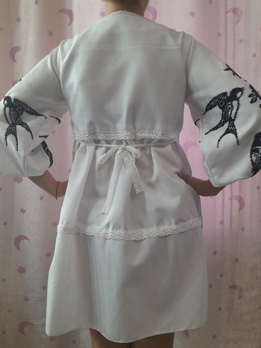 Сукня вишита бісером.