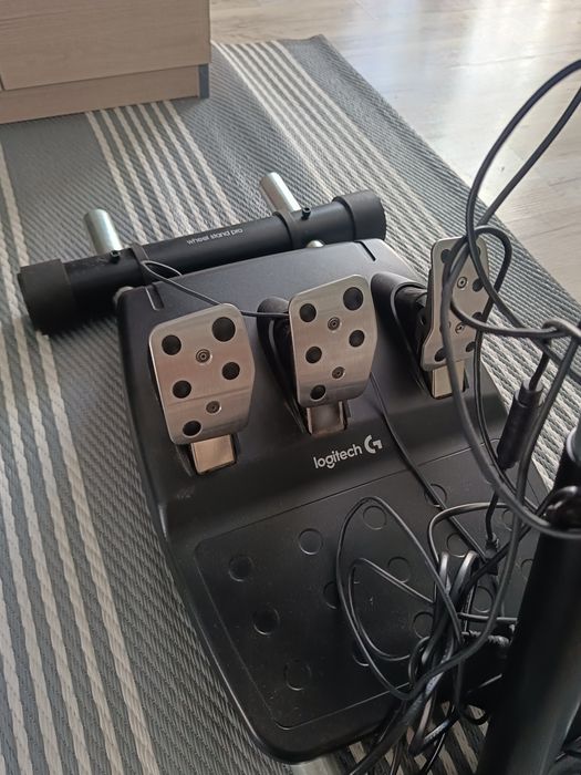 Kierownica Logitech G920 900 stopni z pedałami, biegami i stelażem