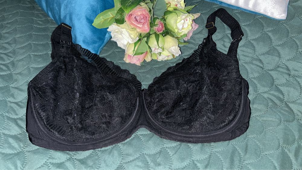 Czarny Biustonosz modelujący Charade 65J 30J