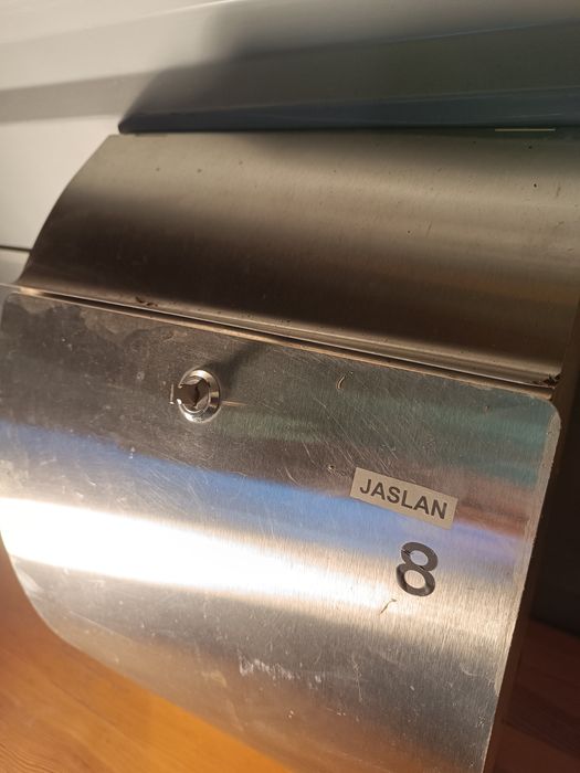 Metalowa skrzynka na listy