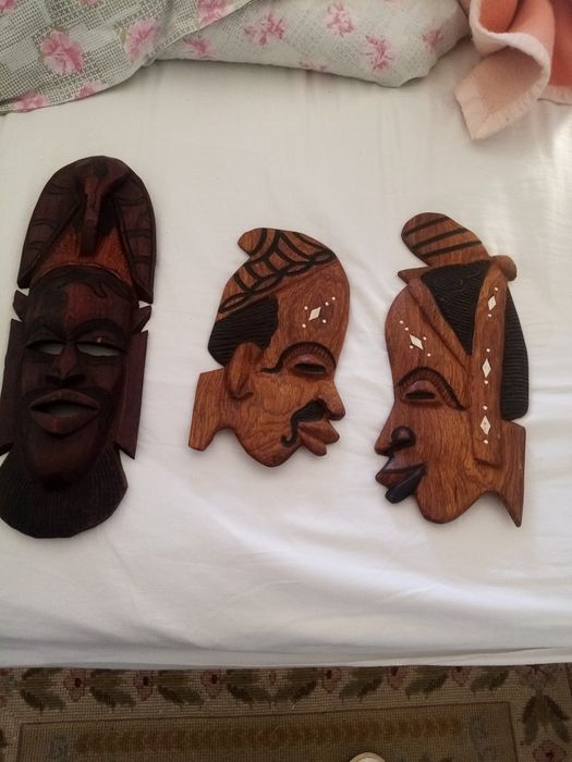 Estatuetas que trouxe de angola quando lá estive a trabalhars