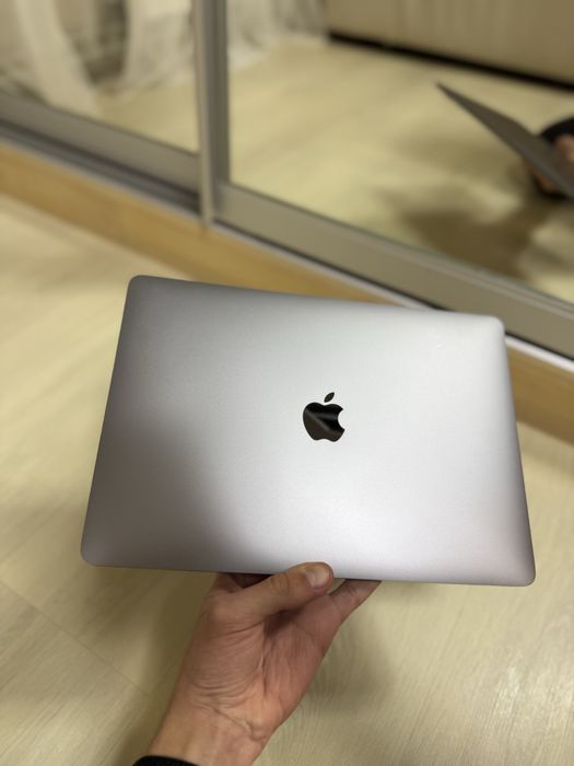 Macbook air m1 16 256 хороший стан 100% акб