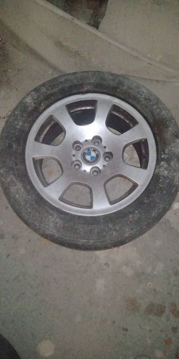 Jantes R16 originais BMW... Com pneus em bom estado.