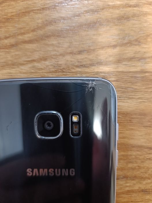 Мобільний телефон Samsung Galaxy S7 32GB