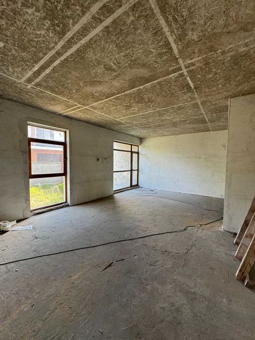 Продається Дуплекс Готовий до Ремонту неподалік центру міста!!!